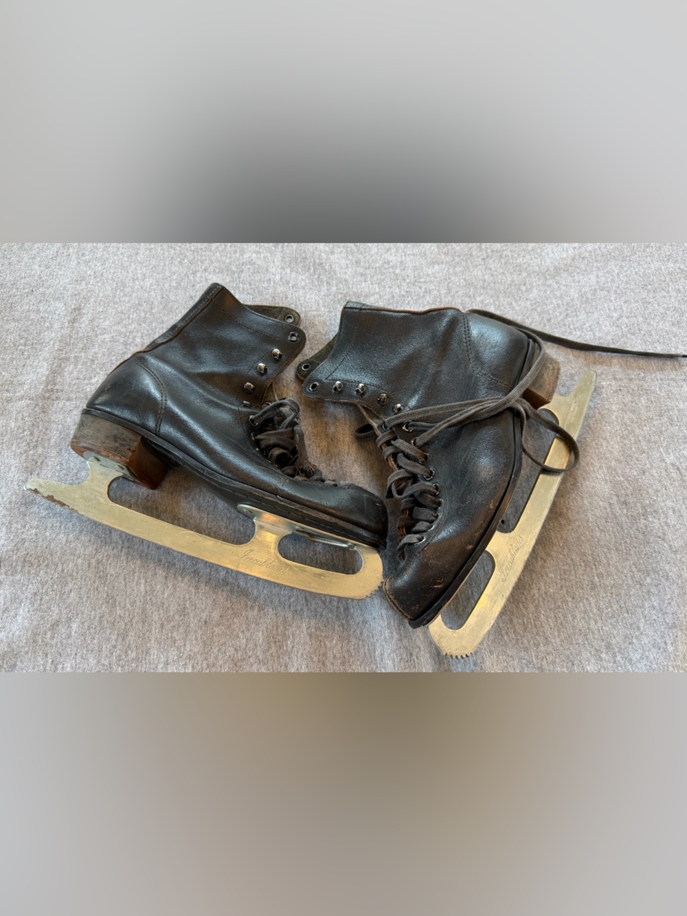 Black Leather women’s Figure Skates - Classic Lace-Up Design